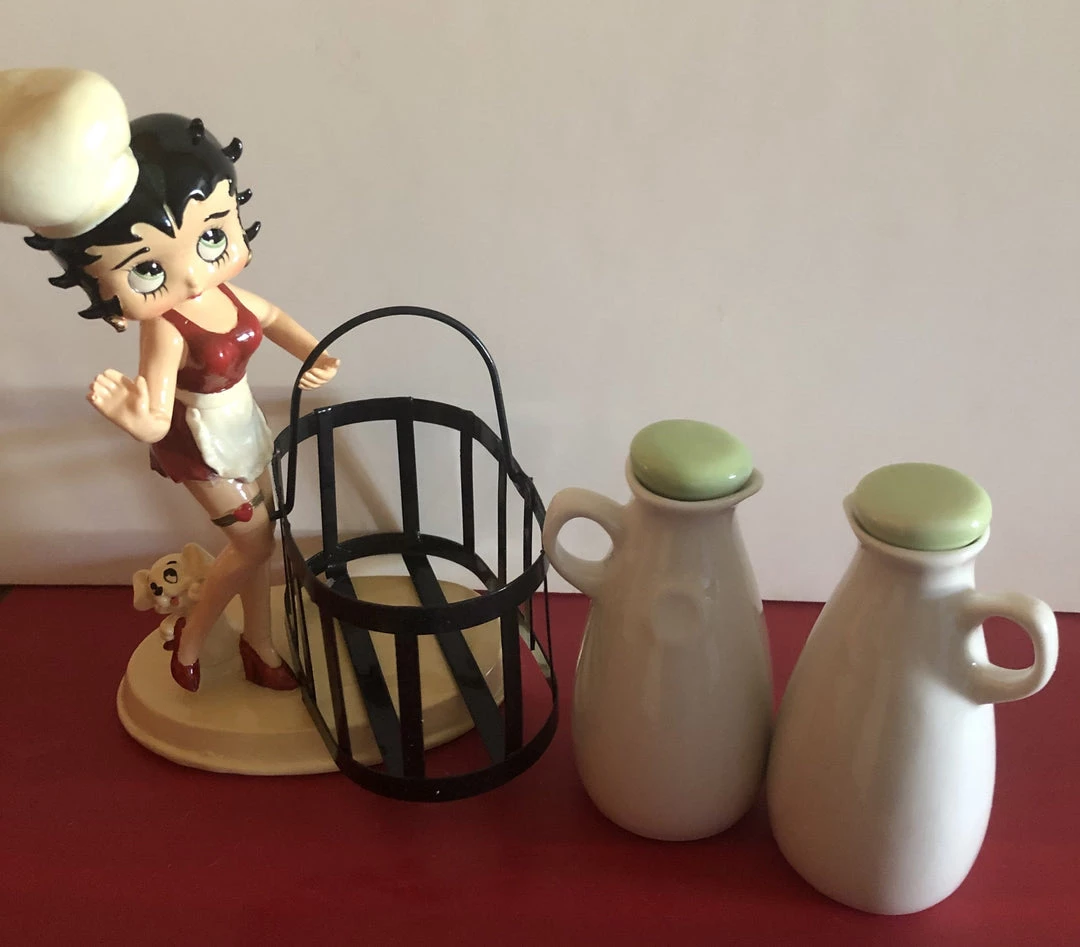 Bettyboopsuperstore Betty Boop Oil And Vinegar Set (2) 1 Bettyboopsuperstore Betty Boop Oil And Vinegar Set (2)