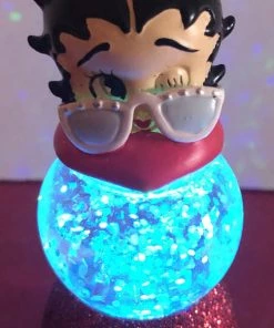 Goodies Galore The Bettyboopsuperstore Betty Boop Light Up Snowglobe Retired Rare Item Classic Collectibles
