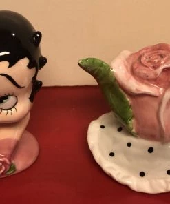 Goodies Galore The Bettyboopsuperstore Betty Boop Hat Salt And Pepper Shaker Set Retired Classic Collectibles