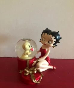 Betty Boop Super Store Betty Boop & Pudgy Gift Box Waterglobe Retired