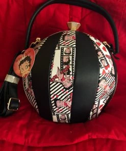 Sasha BEAUTIFUL ROUNDED BETTY BOOP PURSE Retired