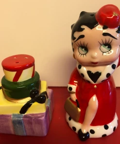 Bettyboopsuperstore Betty Boop Shopper Salt And Pepper